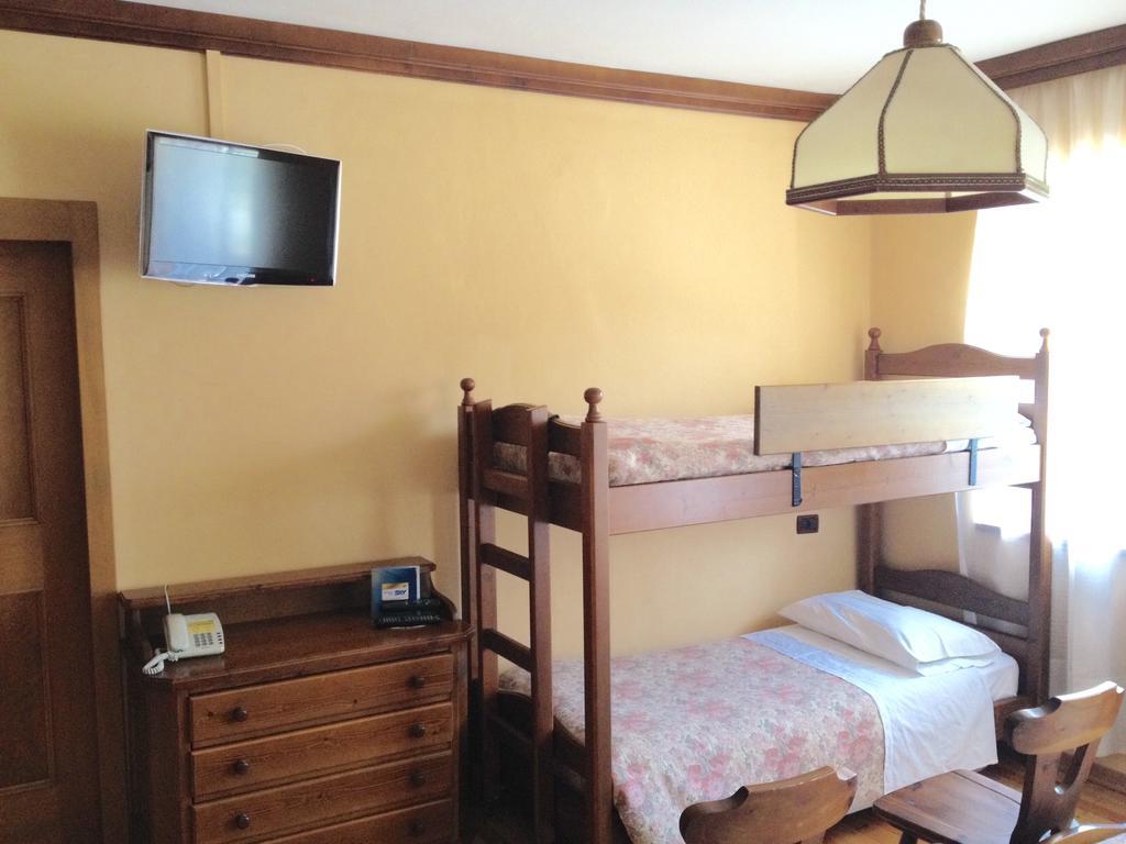 Albergo Garni Ajarnola Auronzo di Cadore Room photo