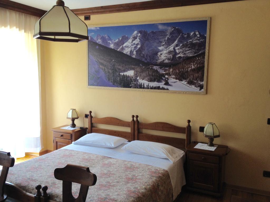 Albergo Garni Ajarnola Auronzo di Cadore Room photo