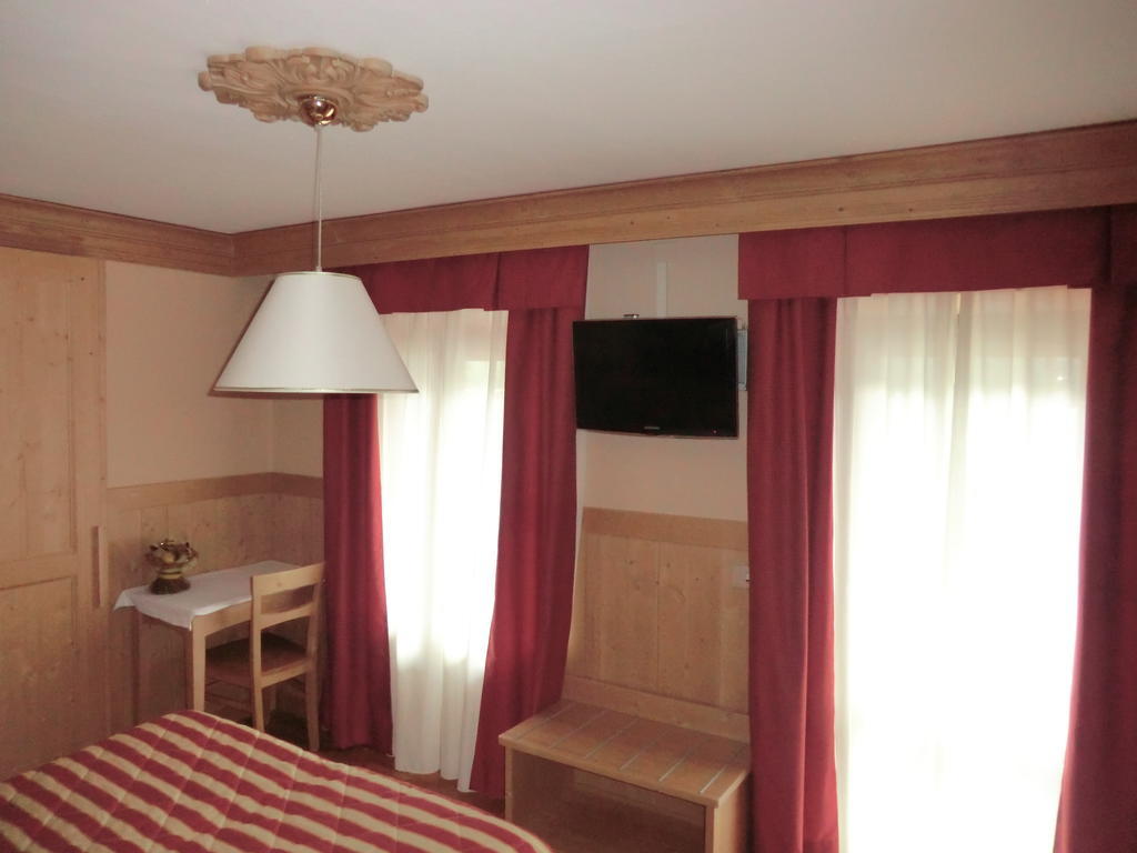 Albergo Garni Ajarnola Auronzo di Cadore Room photo