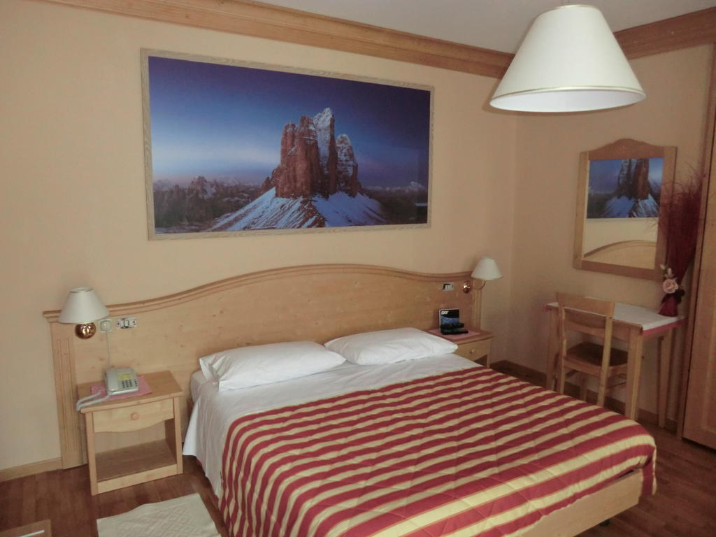 Albergo Garni Ajarnola Auronzo di Cadore Room photo