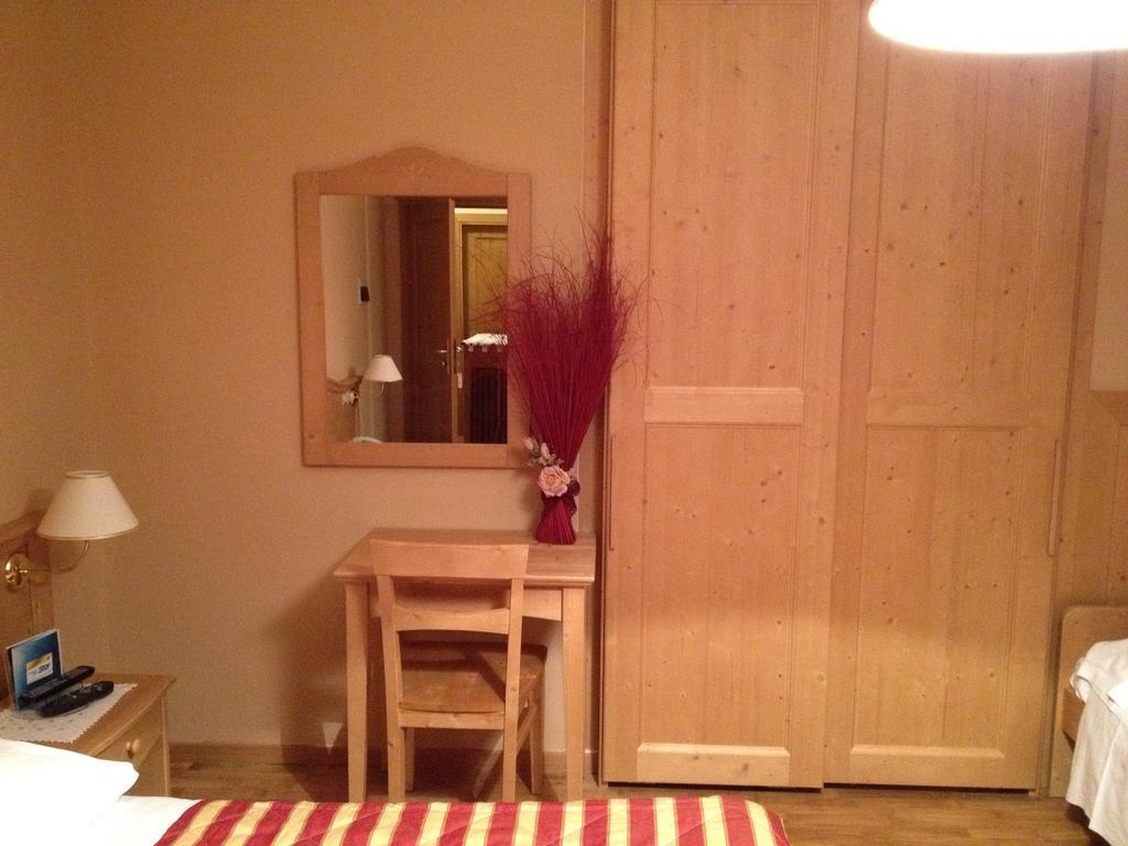 Albergo Garni Ajarnola Auronzo di Cadore Room photo